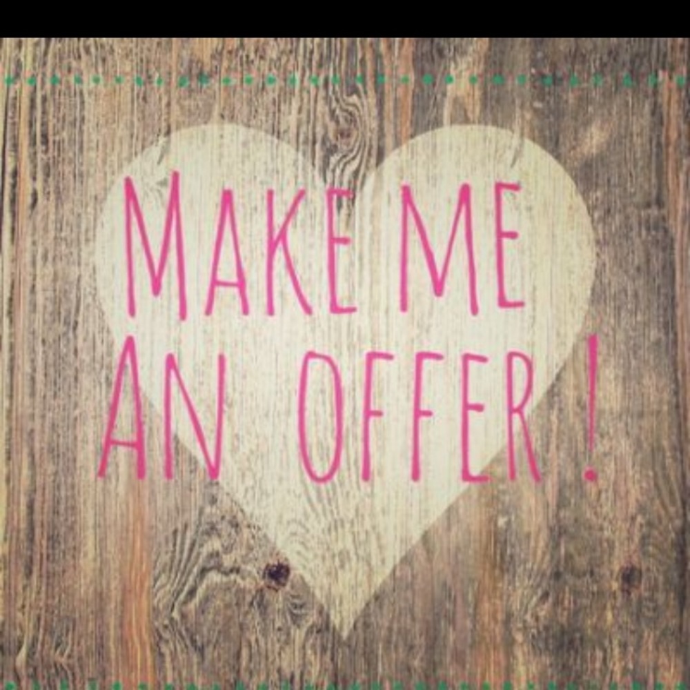 All reasonable offers considered🌸